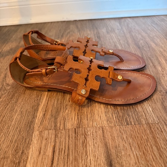 Tory Burch Phoebe Flat Thong Royal Tan Leather Sandals Size 7 Designer FLAW - Picture 2 of 6